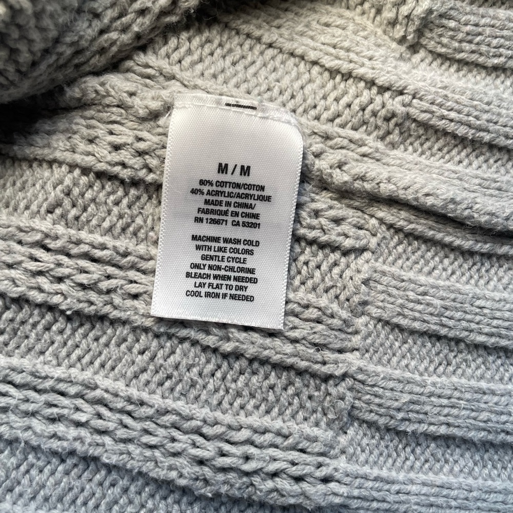 Y2K Aeropostale Women's Cable Knit Sweater size medium - Picture 7 of 12